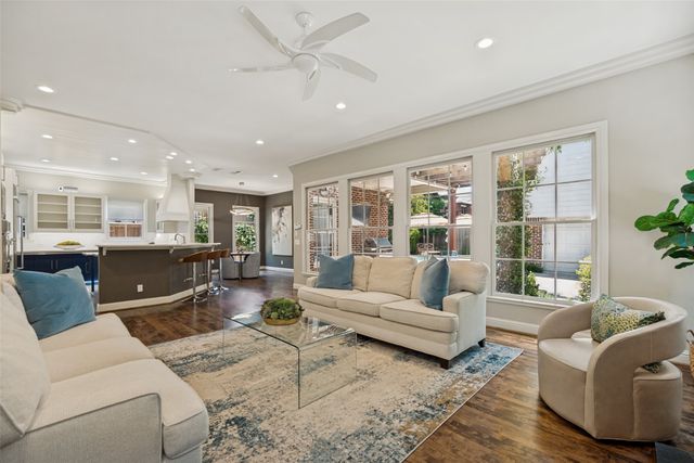 6122 Bryan Parkway, Dallas, TX 75206