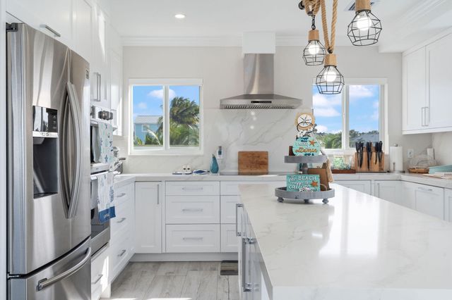 254 Lower Matecumbe Road, Key Largo, FL 33037