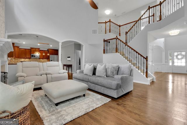 923 Van Briggle Path NE, Sugar Hill, GA 30518