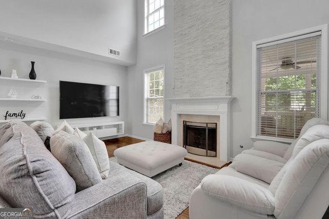 923 Van Briggle Path NE, Sugar Hill, GA 30518