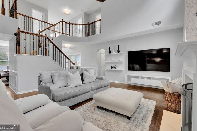 923 Van Briggle Path NE, Sugar Hill, GA 30518