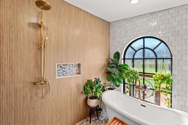 109 Briarwood Drive, Carrollton, GA 30117