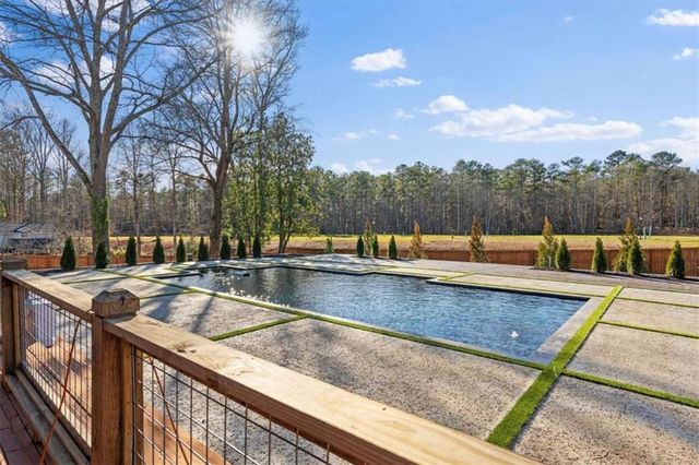 109 Briarwood Drive, Carrollton, GA 30117