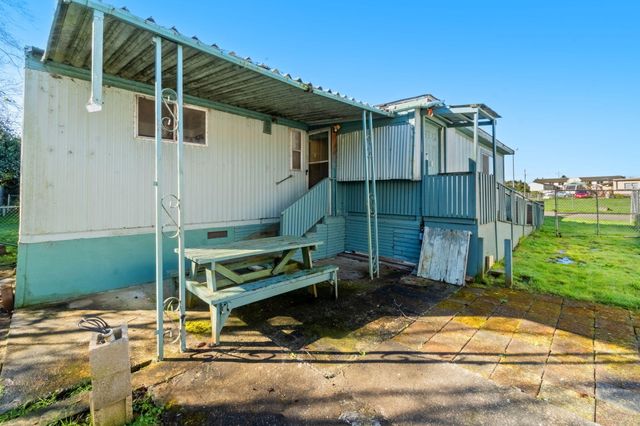 2331 Central Avenue Q, Mckinleyville, CA 95519