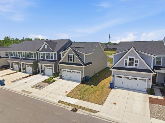 380 Camargue Ct, Smyrna, TN 37167