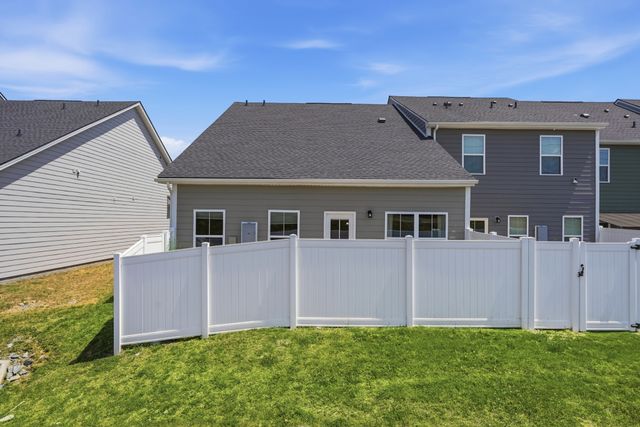 380 Camargue Ct, Smyrna, TN 37167