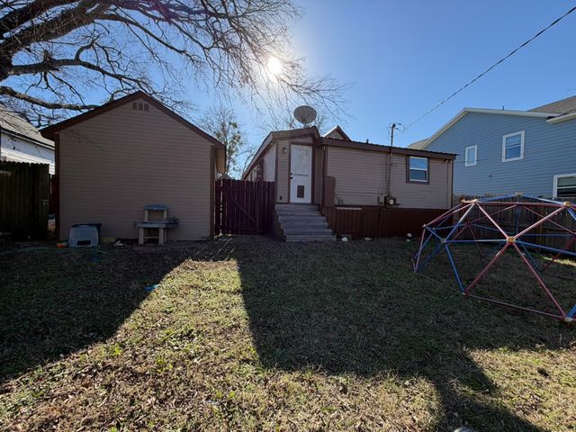 715 W Munson Street, Denison, TX 75020