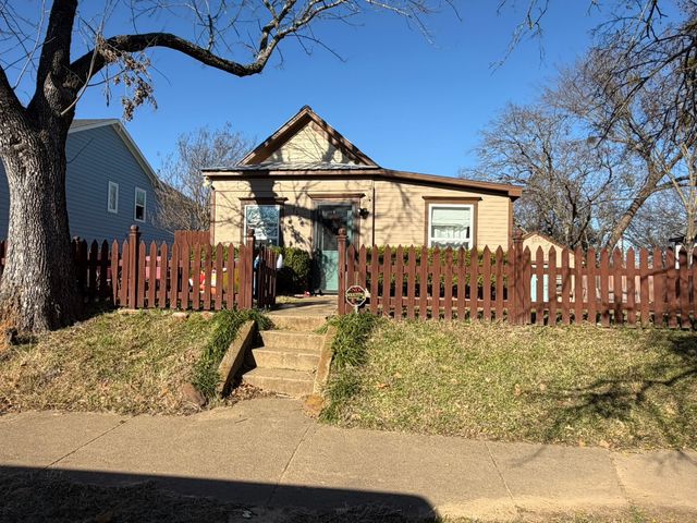715 W Munson Street, Denison, TX 75020