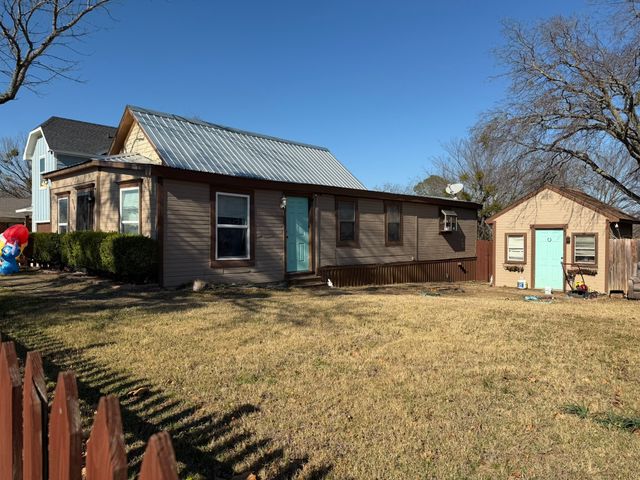 715 W Munson Street, Denison, TX 75020