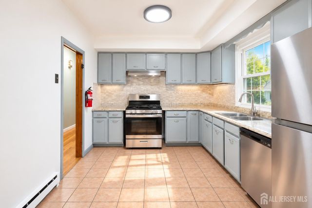 287 E Smith Street, Woodbridge Proper, NJ 07095