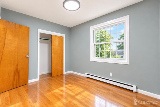 287 E Smith Street, Woodbridge Proper, NJ 07095