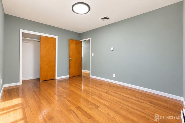 287 E Smith Street, Woodbridge Proper, NJ 07095