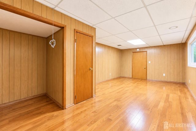 287 E Smith Street, Woodbridge Proper, NJ 07095