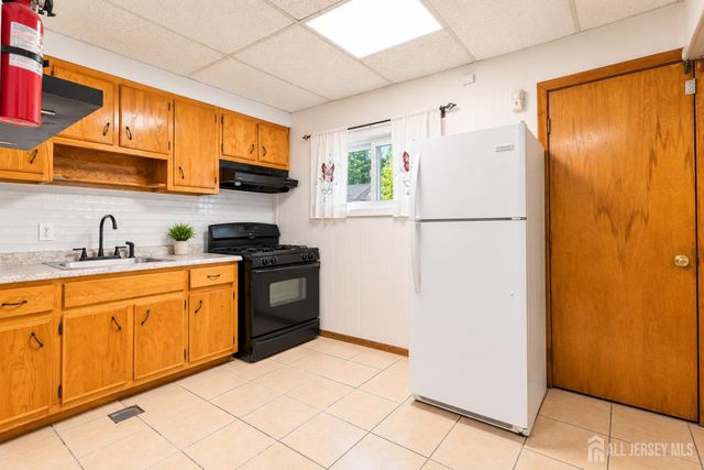 287 E Smith Street, Woodbridge Proper, NJ 07095
