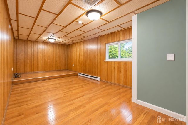 287 E Smith Street, Woodbridge Proper, NJ 07095