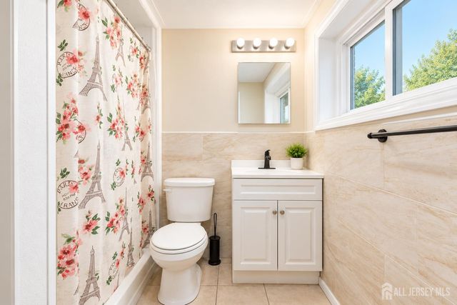 287 E Smith Street, Woodbridge Proper, NJ 07095
