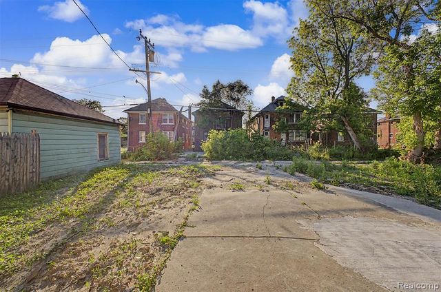 5060 S Clarendon Street, Detroit, MI 48204