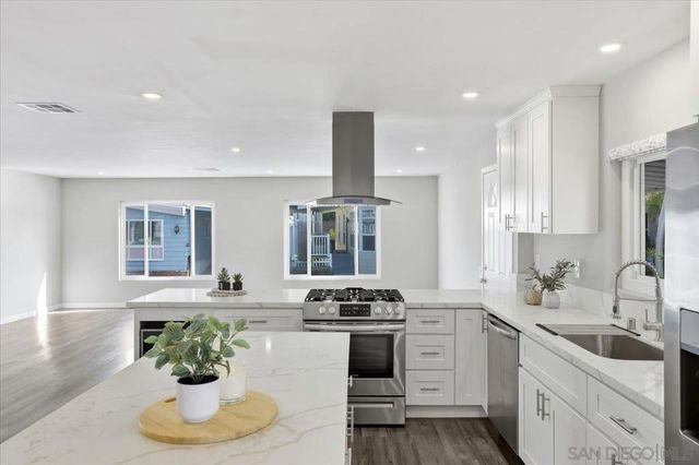 7023 San Bartolo Street, Carlsbad, CA 92011