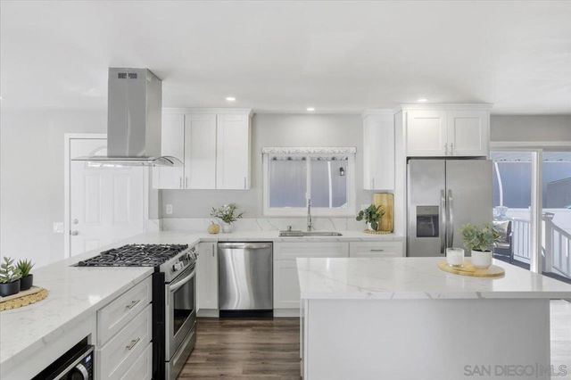 7023 San Bartolo Street, Carlsbad, CA 92011
