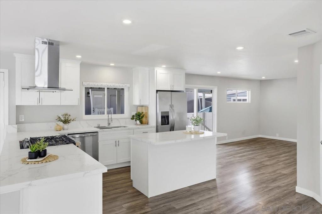 7023 San Bartolo Street, Carlsbad, CA 92011