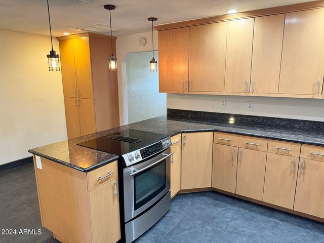 1332 W JOAN DE ARC Avenue, Phoenix, AZ 85029