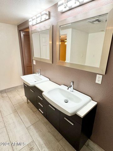 1332 W JOAN DE ARC Avenue, Phoenix, AZ 85029