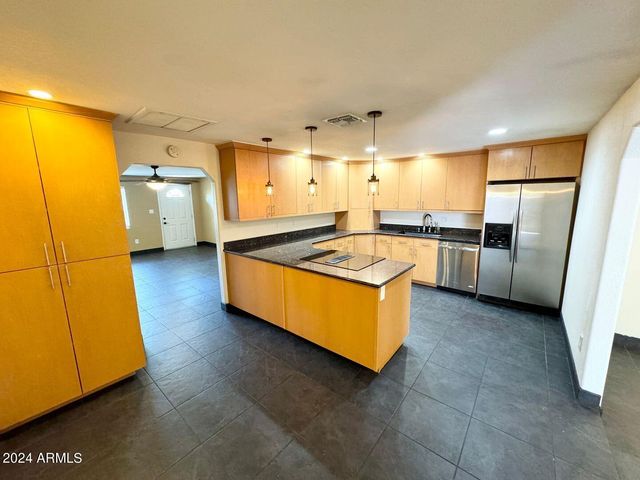 1332 W JOAN DE ARC Avenue, Phoenix, AZ 85029