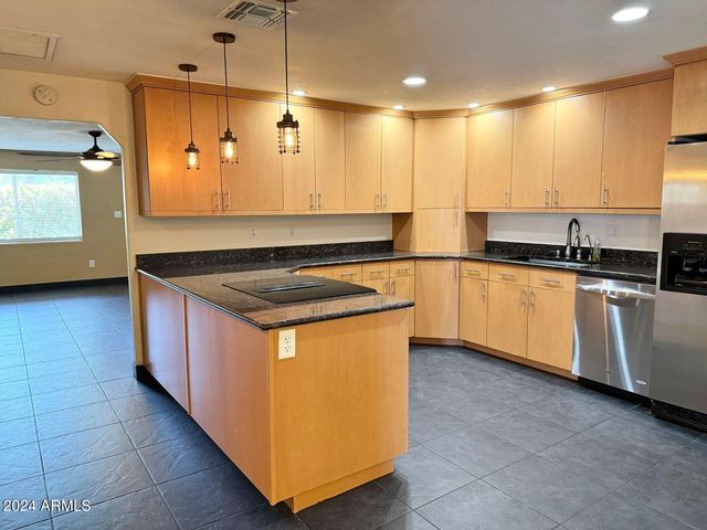 1332 W JOAN DE ARC Avenue, Phoenix, AZ 85029