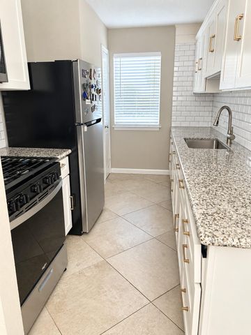 604 Linda Lane, Alvin, TX 77511