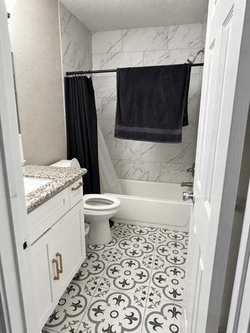 604 Linda Lane, Alvin, TX 77511