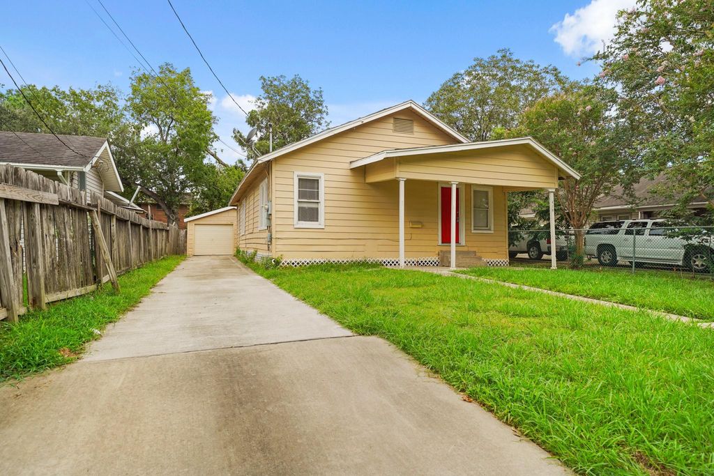 418 Spooner Street, Pasadena, TX 77506