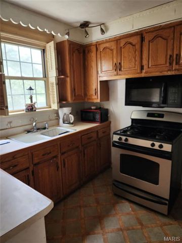 3028 Roland Avenue, Belleville, IL 62226