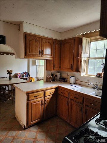 3028 Roland Avenue, Belleville, IL 62226