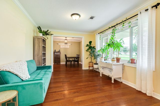 511 Edgewater Street, Clute, TX 77531
