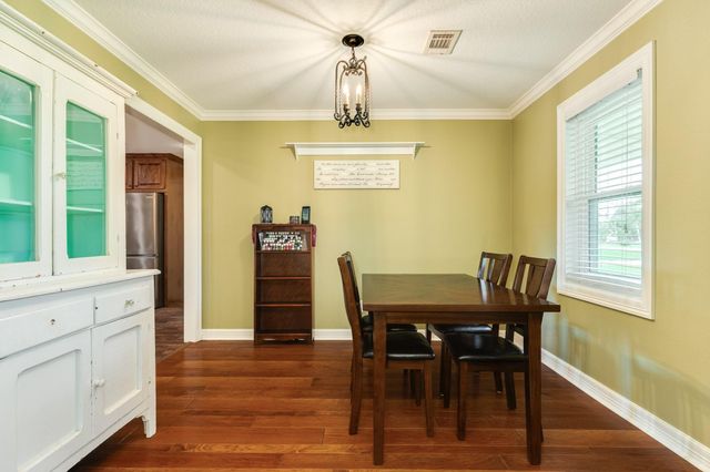 511 Edgewater Street, Clute, TX 77531