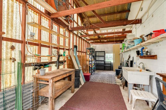511 Edgewater Street, Clute, TX 77531