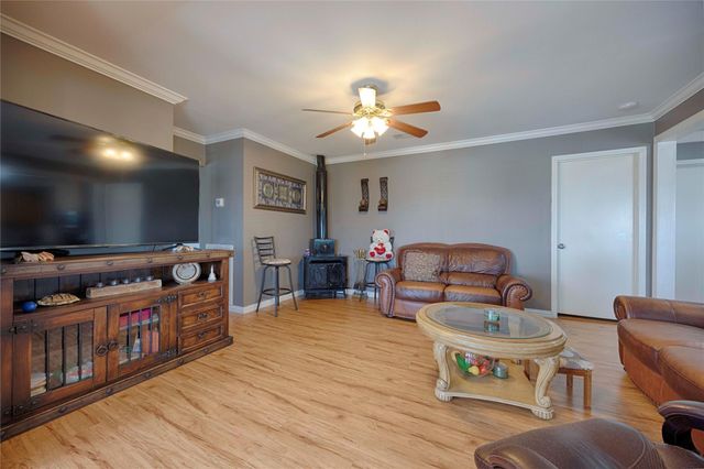 5135 W Us Highway 90, Schulenburg, TX 78956