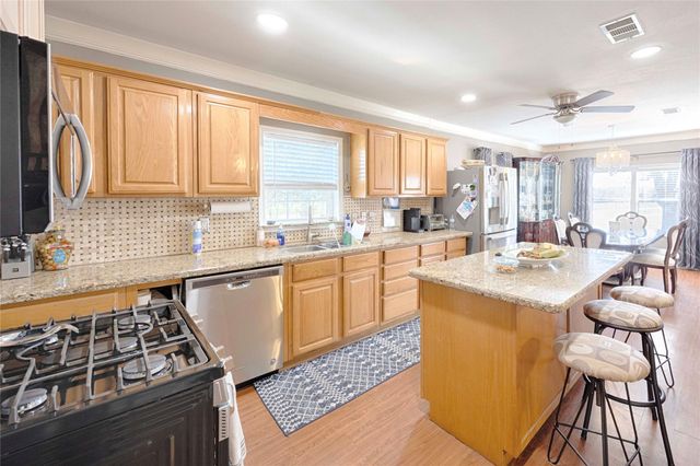 5135 W Us Highway 90, Schulenburg, TX 78956