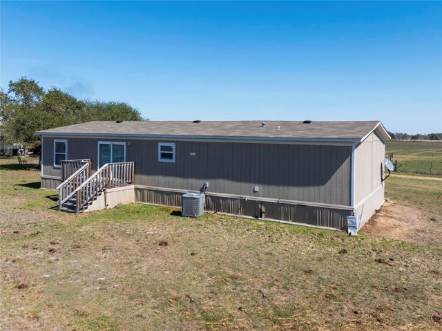 5135 W Us Highway 90, Schulenburg, TX 78956