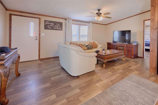 5135 W Us Highway 90, Schulenburg, TX 78956