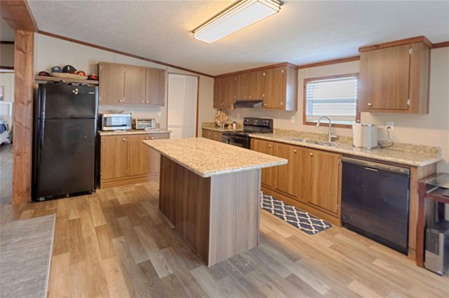 5135 W Us Highway 90, Schulenburg, TX 78956