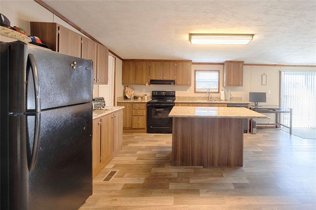 5135 W Us Highway 90, Schulenburg, TX 78956