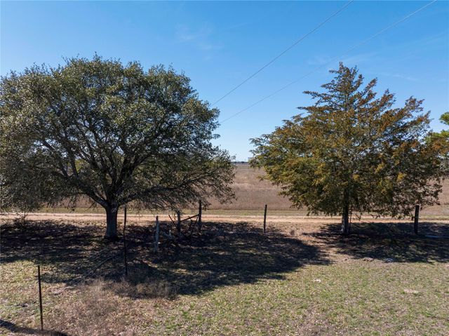 5135 W Us Highway 90, Schulenburg, TX 78956