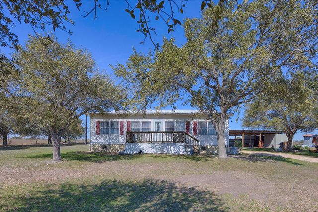 5135 W Us Highway 90, Schulenburg, TX 78956