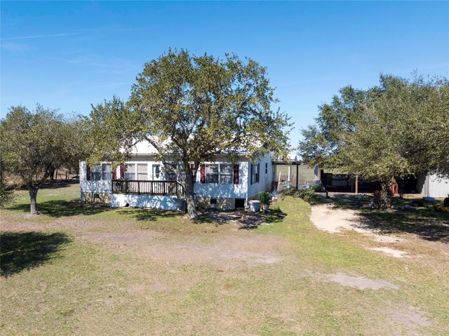 5135 W Us Highway 90, Schulenburg, TX 78956