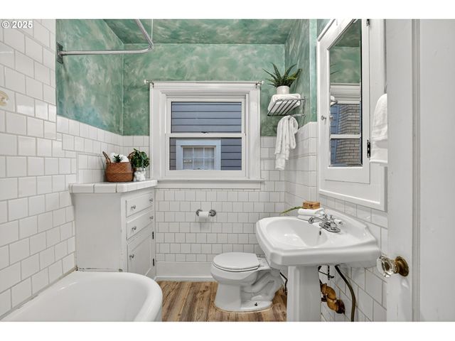 2614 Ne 42ND Ave, Portland, OR 97213