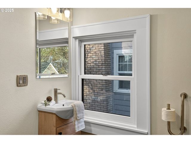 2614 Ne 42ND Ave, Portland, OR 97213