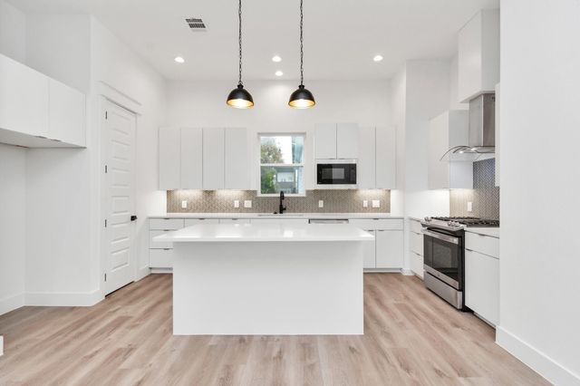 2708 Drew Street, Houston, TX 77004