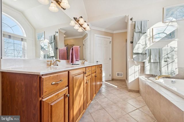 163 WINDGATE DR, Chester Springs, PA 19425