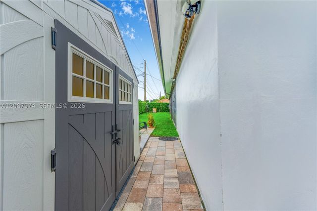 12311 SW 39th Ter, Miami, FL 33175